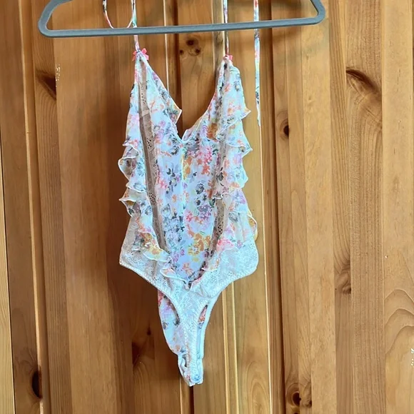 Victoria's Secret Floral Lace Chemise - Pink and White - Picture 5 of 9